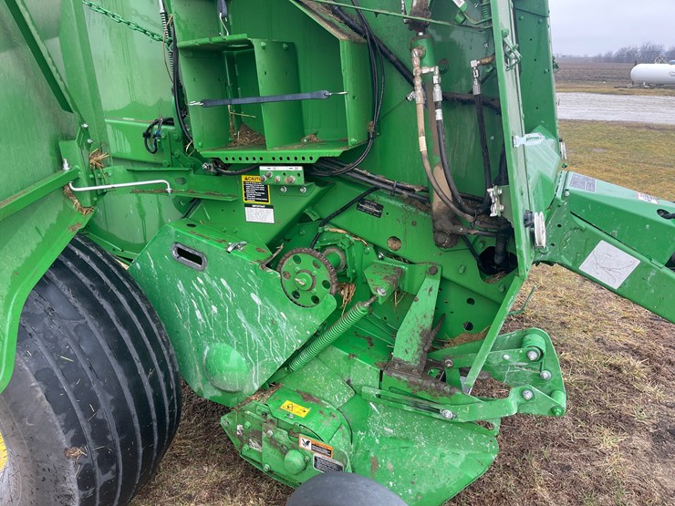 john-deere-560m-image-25