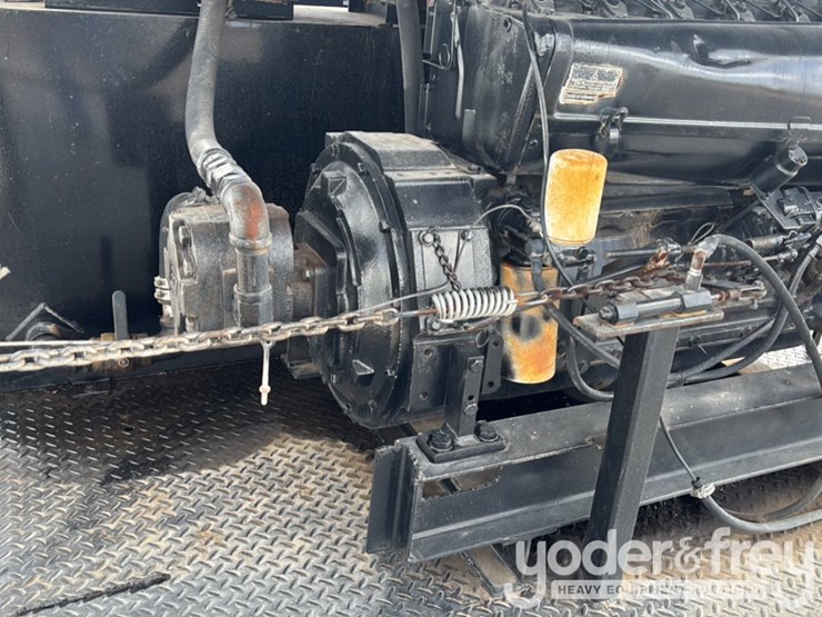 2009-ford-750-image-30