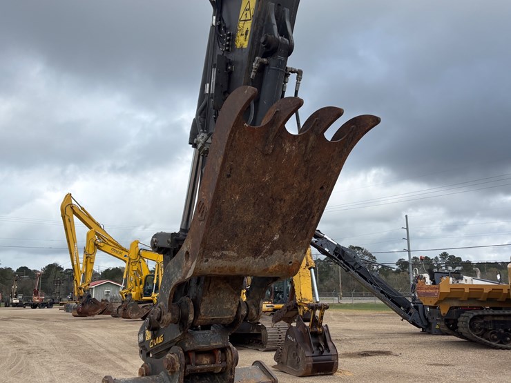 2022-volvo-ec220el-image-42