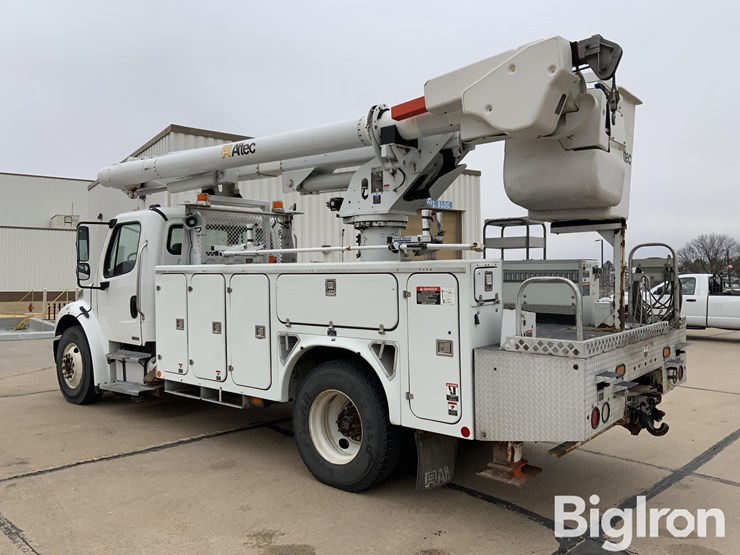 2010-freightliner-m2-106-s/a-bucket-truck-image-7