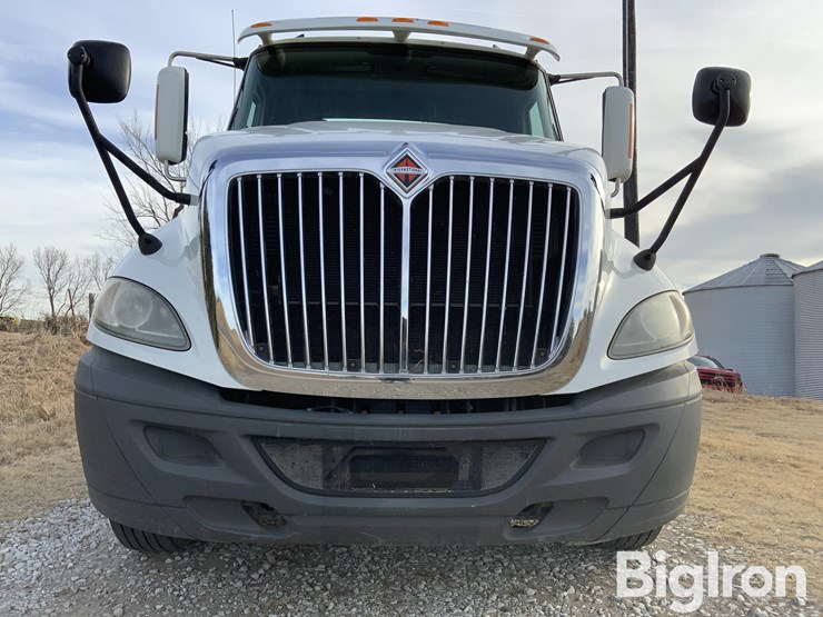 2016-international-prostar-image-9