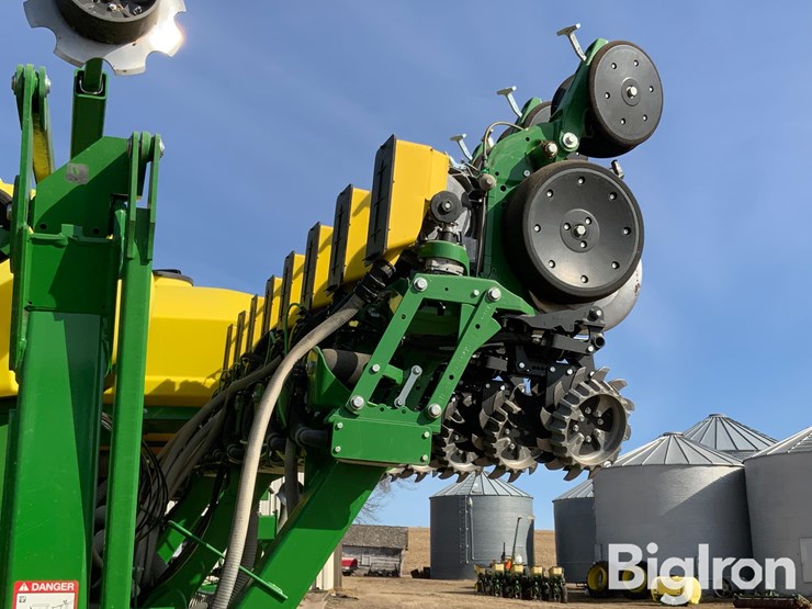 2023-john-deere-1795-image-18