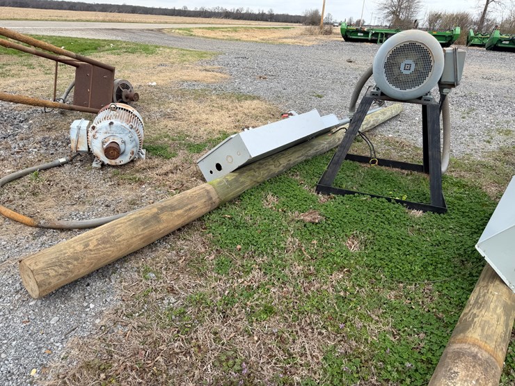 #41002-•-worldwide-3-phase-electric-motor-w/pole,-meter-loop,-and-breaker-box-image-3