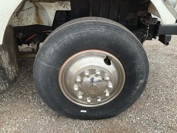 2014-international-7300-image-109