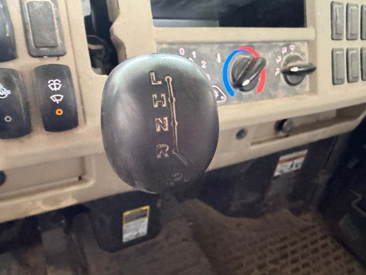 john-deere-gator-image-46