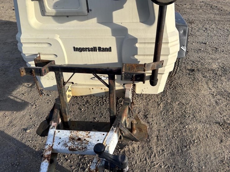 2008-ingersoll-rand-p185-image-11