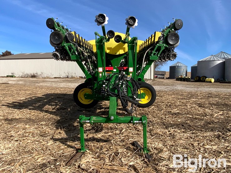2023-john-deere-1795-image-2