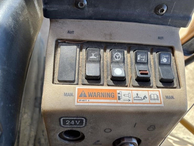 caterpillar-143h-image-47