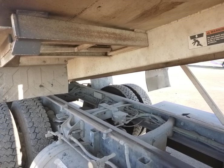 2004-international-7400-image-27