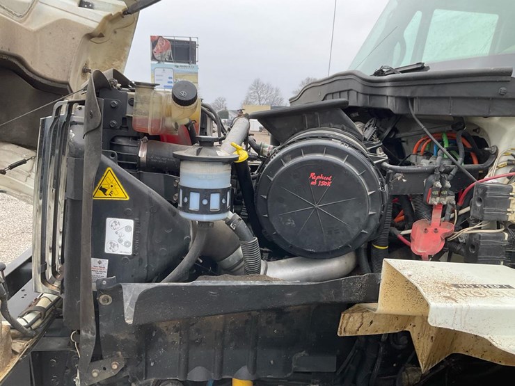 2014-international-7300-image-113