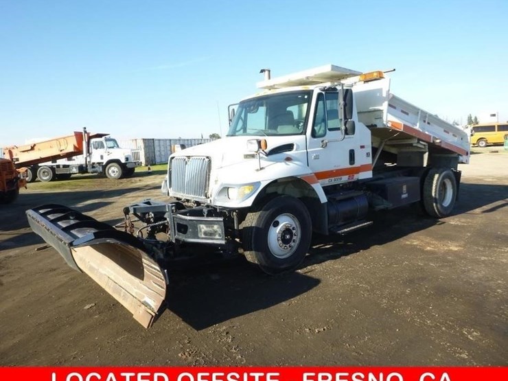 2004-international-7400-image-1