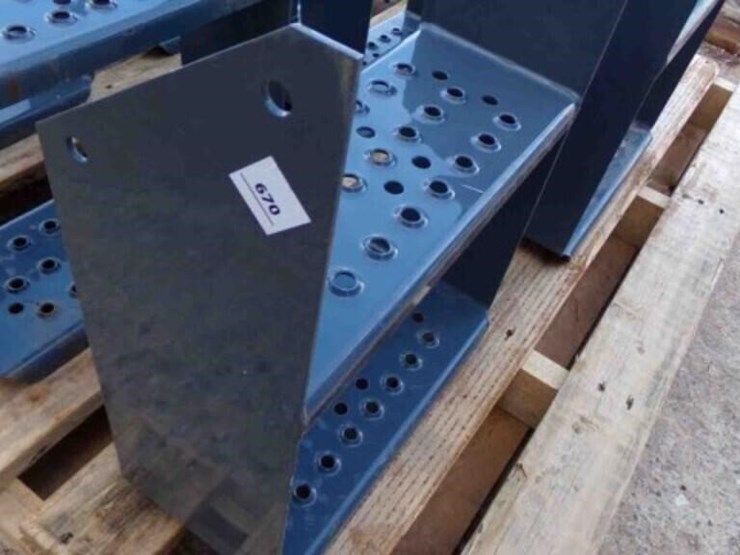 3--metal-steps,-14½-"-wide-6"-deep,-19"-tall-image-2