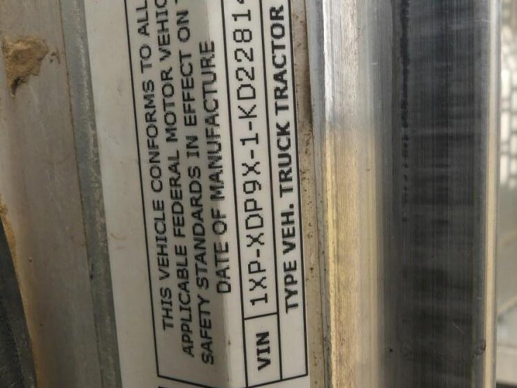 2019-peterbilt-389-image-21