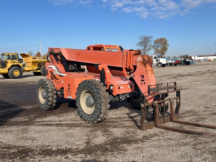 #1200-•-2011-jlg-6042-telehandler-image-7