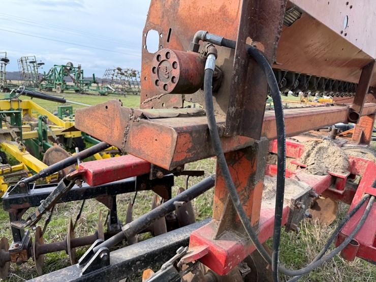 #41043-•-tandem-levee-plow-w/-w&a-seeder-image-22