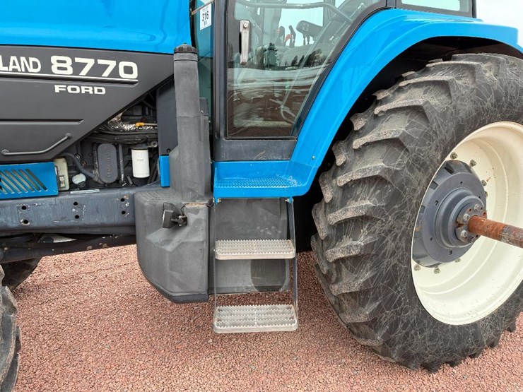 new-holland-8770-image-13