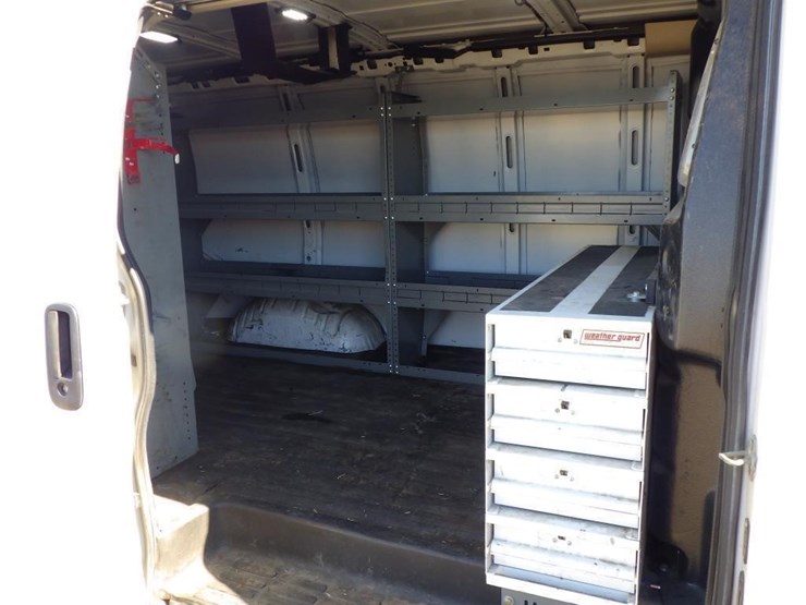 2018-chevrolet-express-2500-image-7