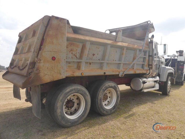 2001-mack-ch613-image-3