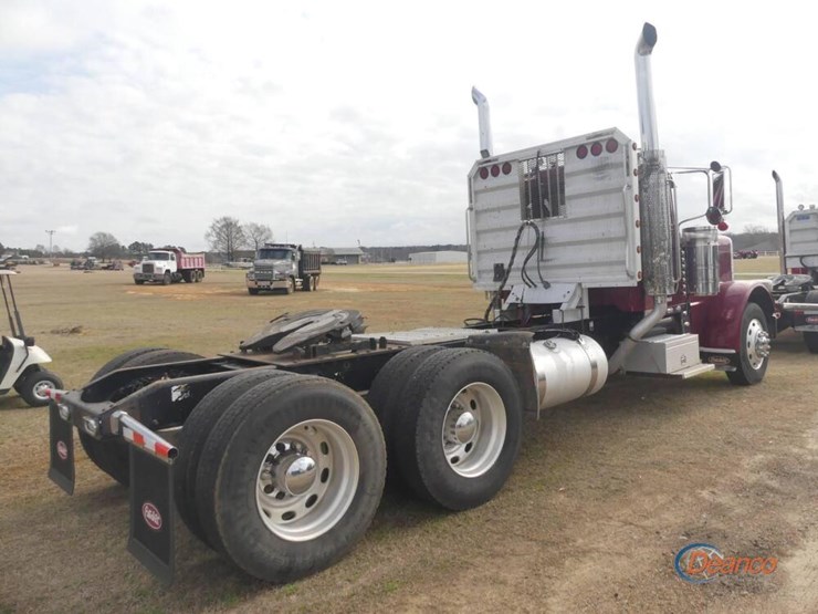 2012-peterbilt-389-image-2