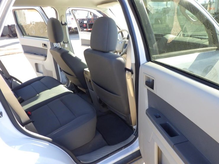 2009-ford-escape-image-8