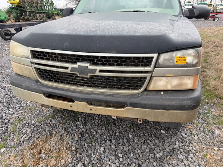 2005-chevrolet-silverado-1500-image-25