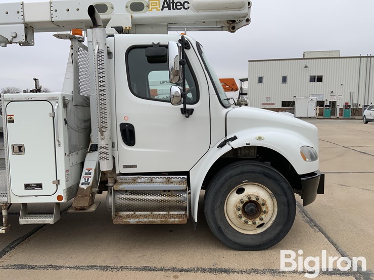 2010-freightliner-m2-106-s/a-bucket-truck-image-17
