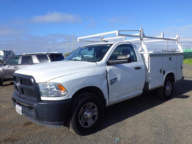 2018-dodge-2500-image-1