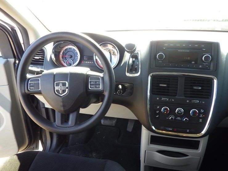 2014-dodge-grand-caravan-image-9