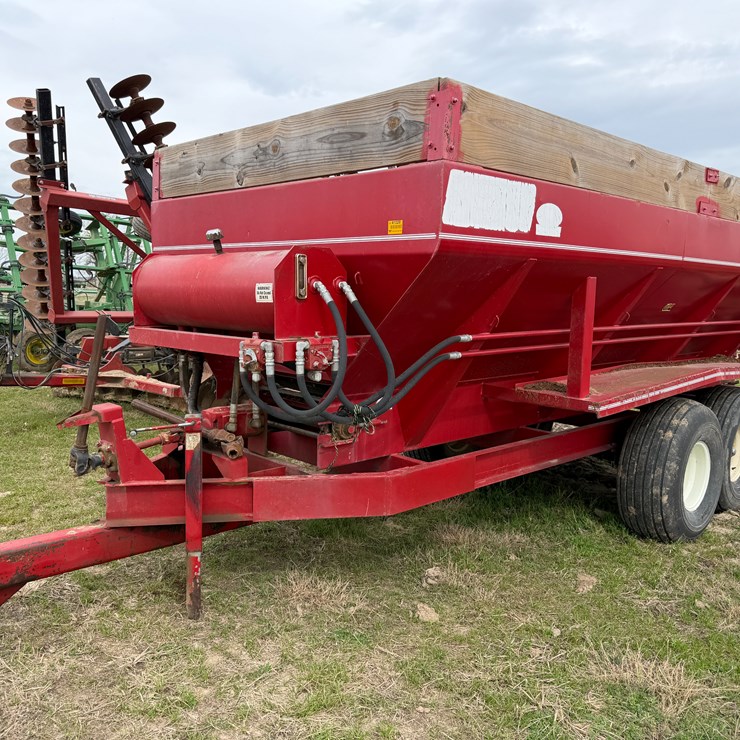 #41020 • Chandler Equipmen 17' Pull-type Spreader