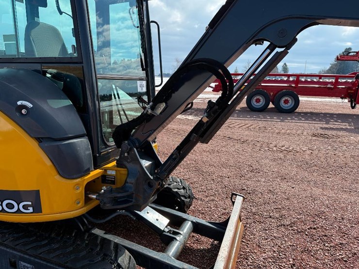 2021-deere-30g-image-34