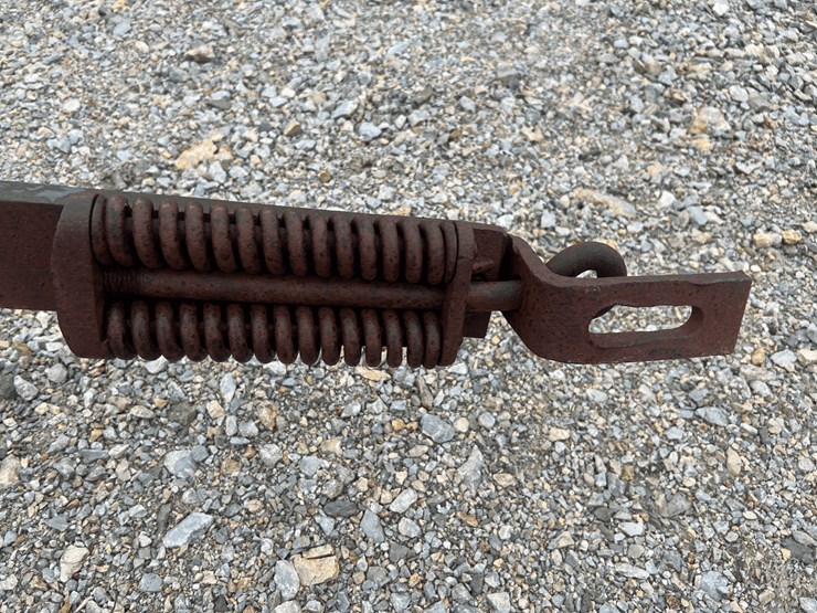 john-deere-l-left-hand-plow-image-3