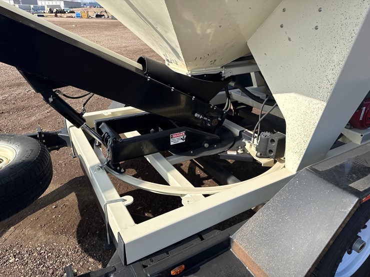 2013-meridian-240-image-11