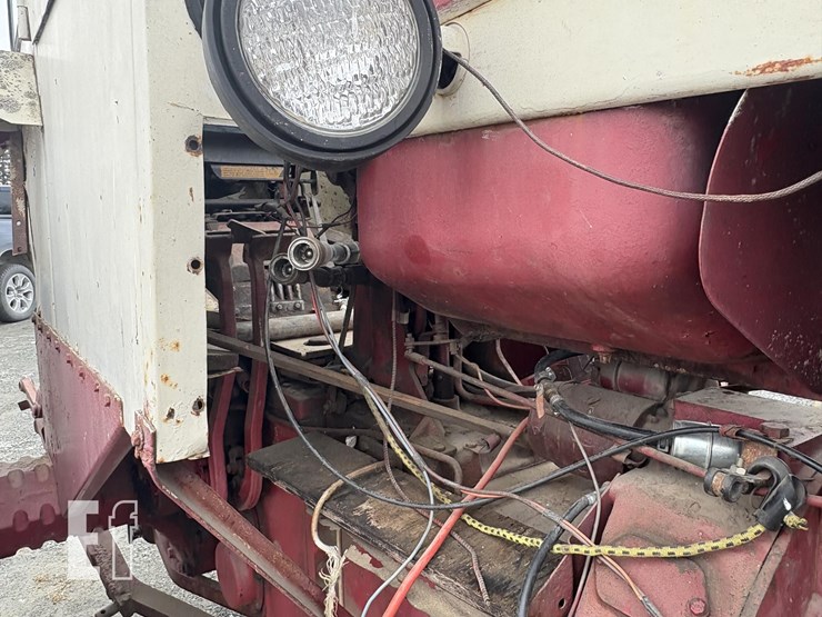 international-806-image-7