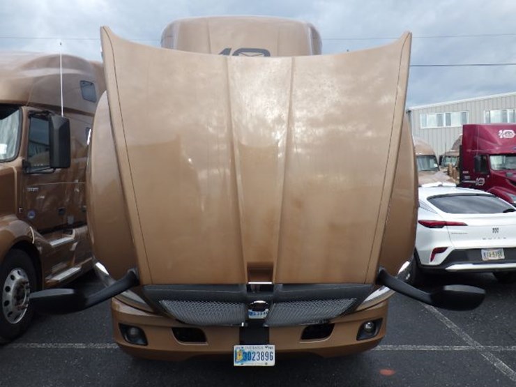 2022-kenworth-t680-image-21