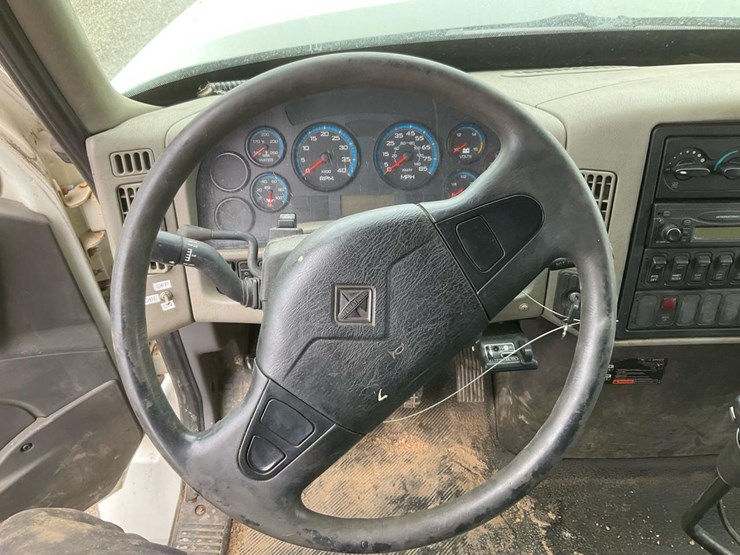 2014-international-7300-image-132