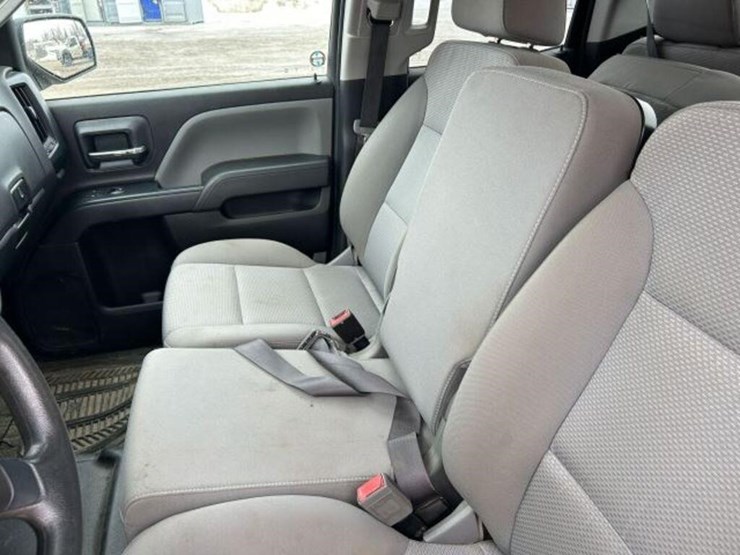 2018-chevrolet-silverado-2500hd-image-24