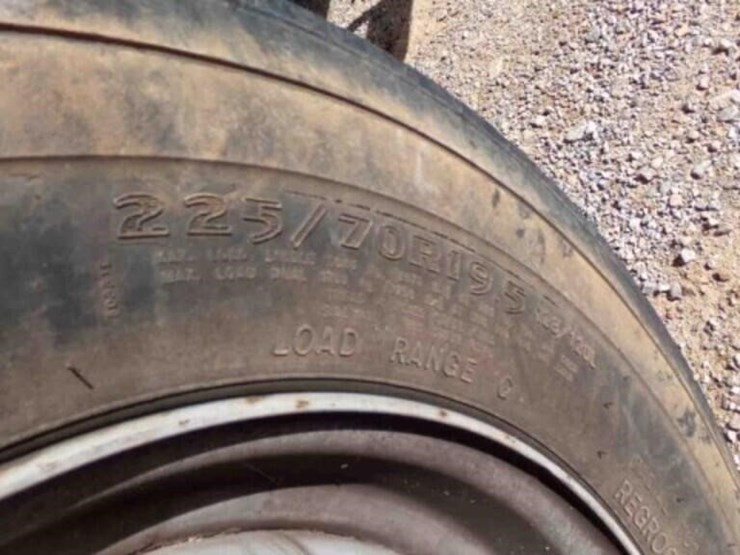 2002-chevrolet-3500-image-9