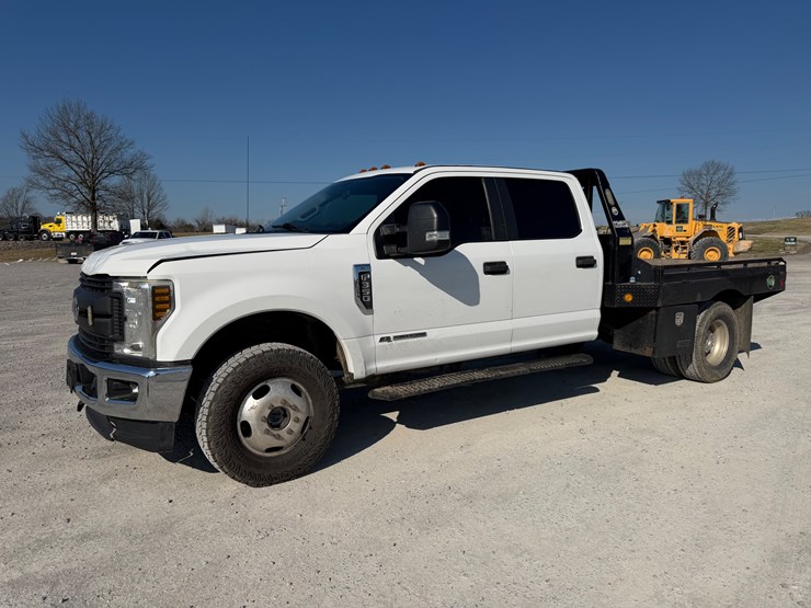 ford-f350-xl-image-1