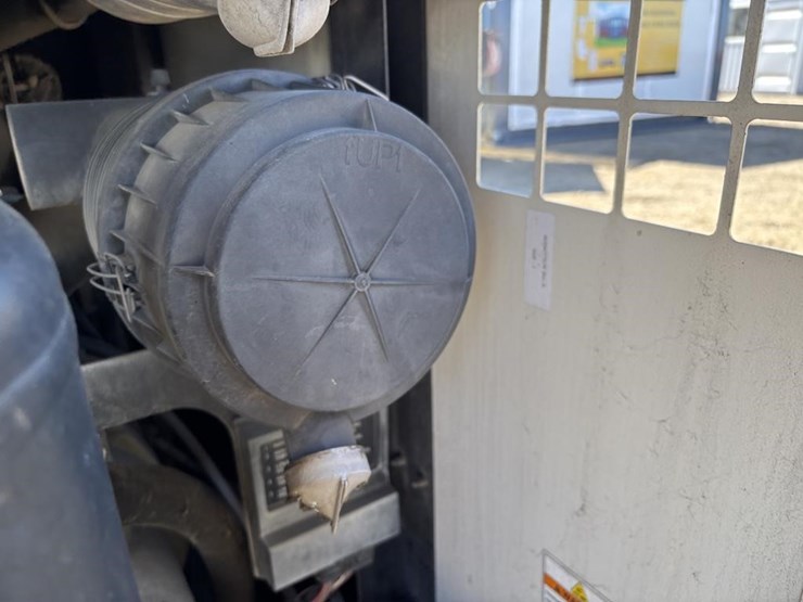 2011-ingersoll-rand-p185-image-18