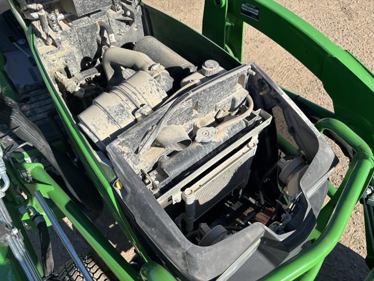 2021-john-deere-1025r-image-37