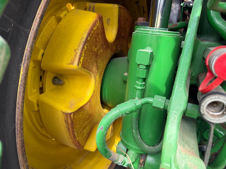 2023-john-deere-8r-310-image-14