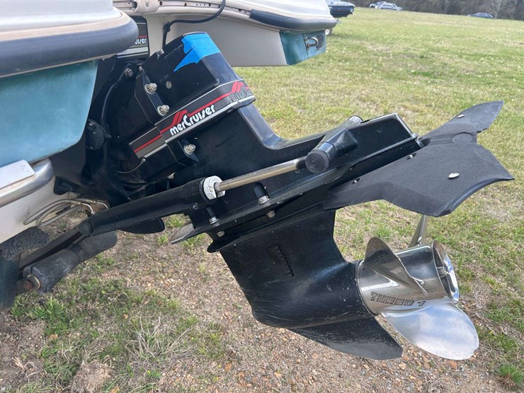 1996-vip-18'-ski-boat-image-9