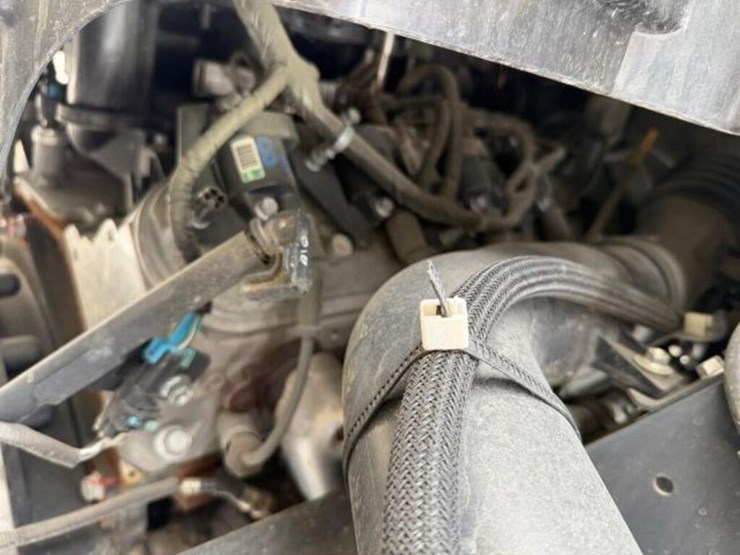 2022-isuzu-nrr-image-20