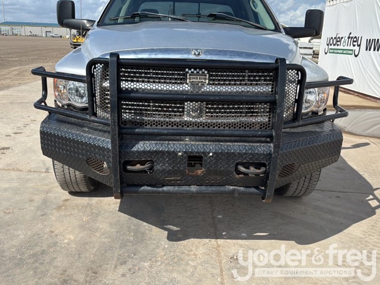 2004-dodge-ram-3500-image-17