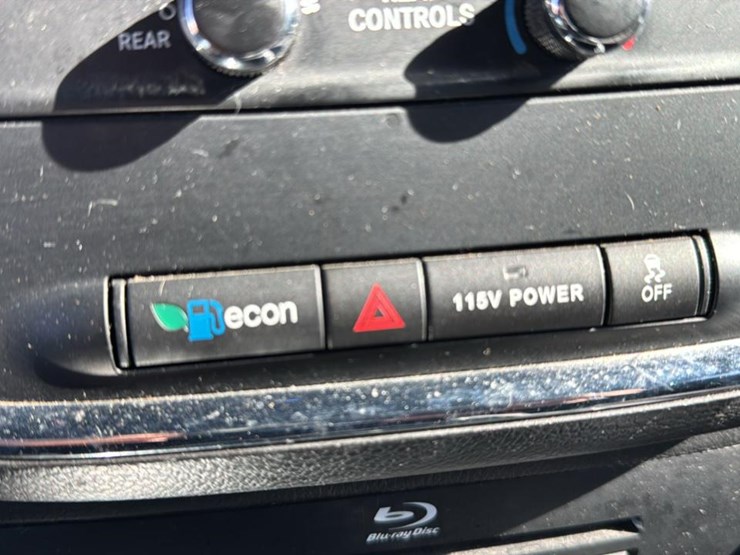 2015-dodge-grand-caravan-sxt-image-37