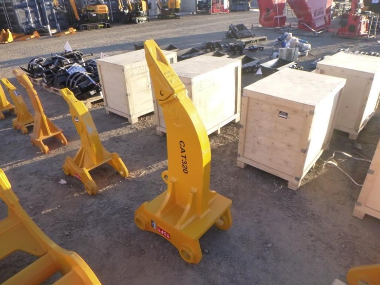 caterpillar-320-image-4