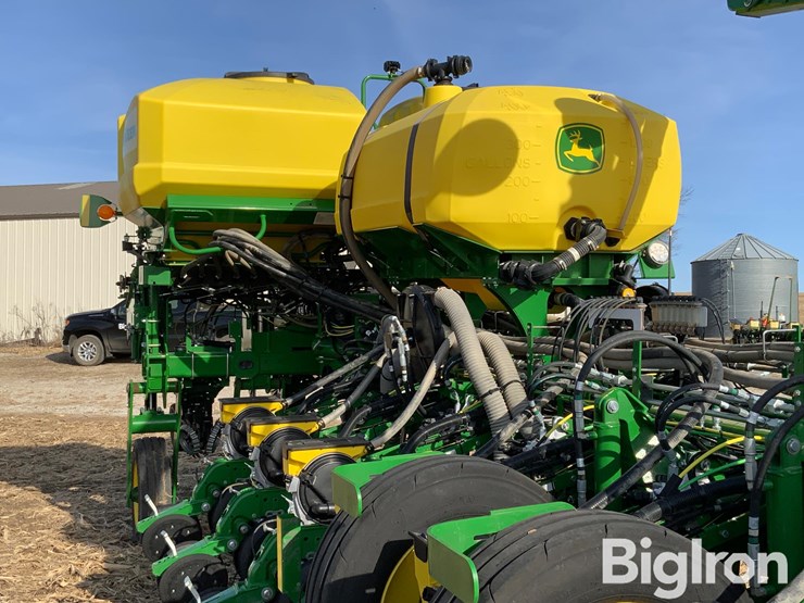 2022-john-deere-1775nt-image-10