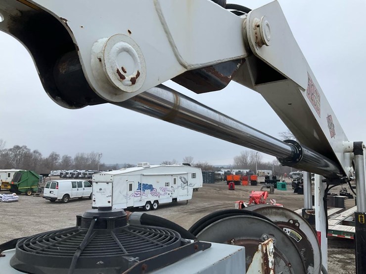 2014-international-7300-image-75