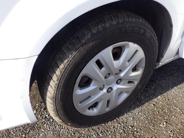 2015-dodge-grand-caravan-image-13