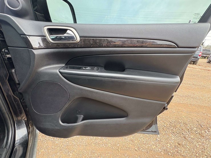 2012-jeep-grand-cherokee-image-22